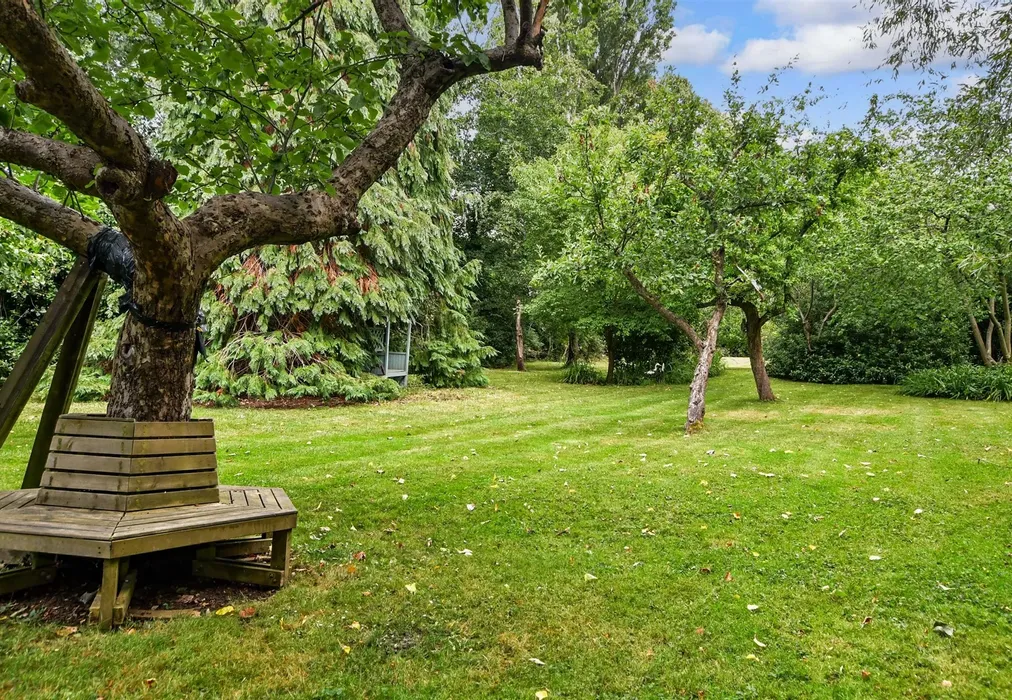 Rear Garden - Chapel Lane, Chigwell, Essex - Wards of Kent