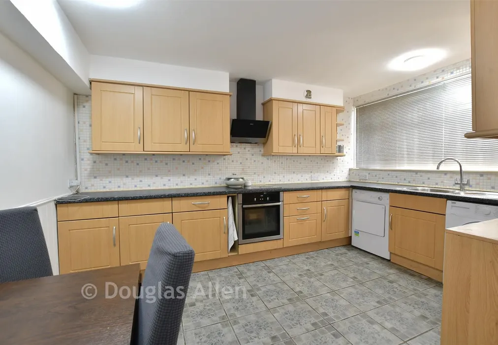 Kitchen/Dining Area - Bell Farm Avenue, Dagenham, Essex - Wards of Kent