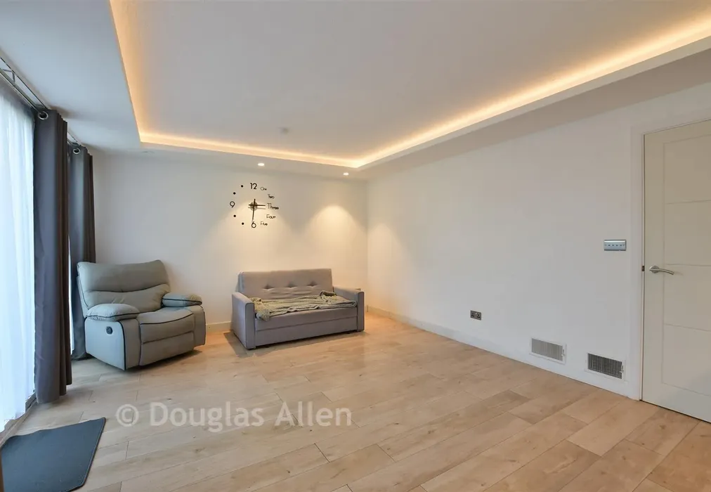 Lounge - Bell Farm Avenue, Dagenham, Essex - Wards of Kent