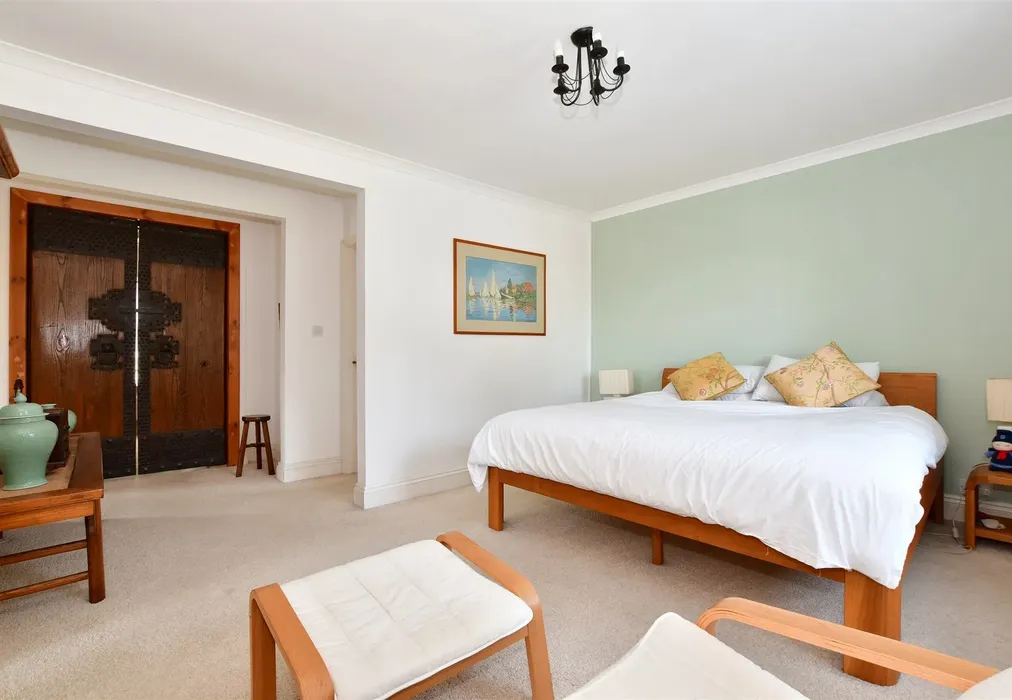 Bedroom 1 - Port La Salle, Bouldnor, Yarmouth, Isle of Wight - Wards of Kent