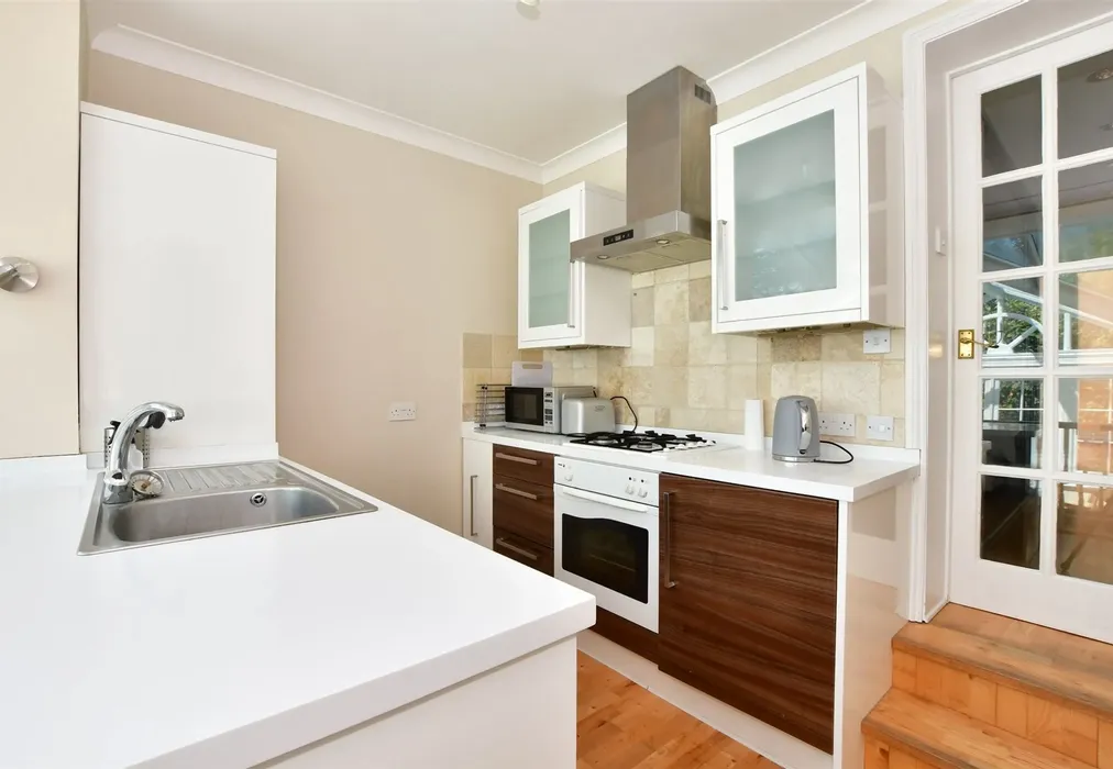 Annex Kitchen - Port La Salle, Bouldnor, Yarmouth, Isle of Wight - Wards of Kent