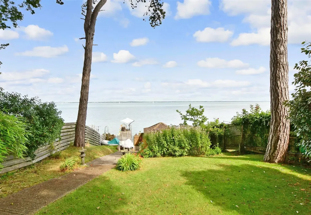 External Lifestyle Photograph - Port La Salle, Bouldnor, Yarmouth, Isle of Wight - Wards of Kent