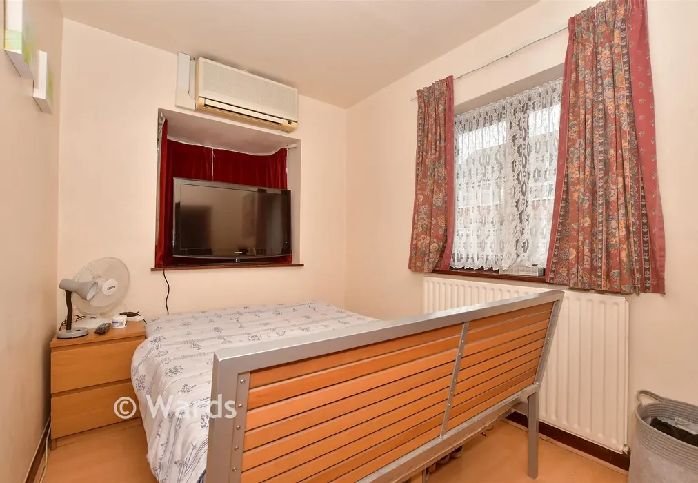 Bedroom - Lee Road, Snodland, Kent - Wards of Kent