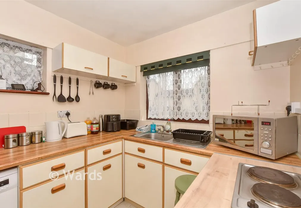 Kitchen - Lee Road, Snodland, Kent - Wards of Kent