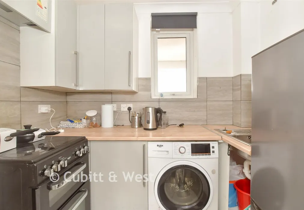 Kitchen - Campbell Road, Bognor Regis, West Sussex - Wards of Kent