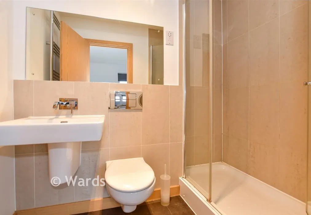 En-Suite - Belon Drive, Whitstable, Kent - Wards of Kent