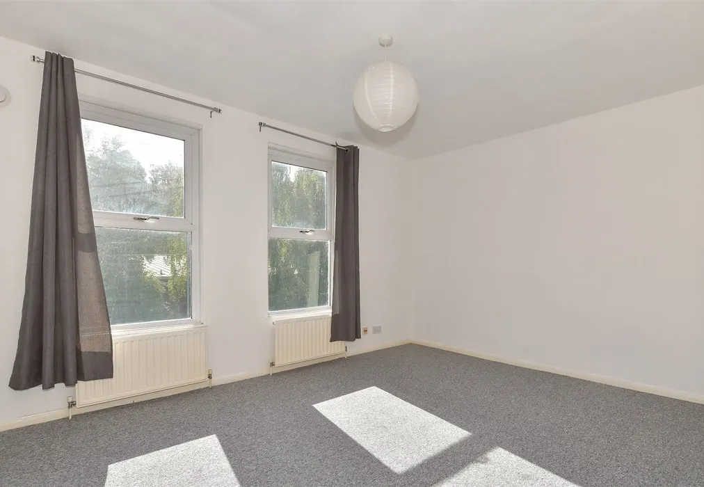 Bedroom 1 - Richmond Road, Gillingham, Kent - Wards of Kent