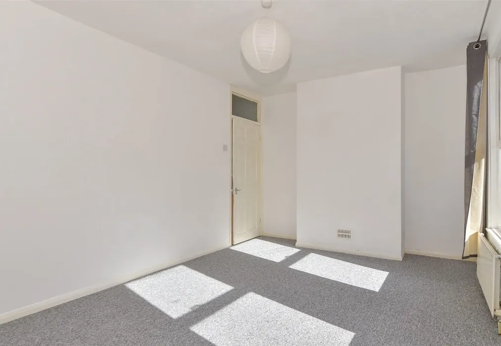 Bedroom 1 - Richmond Road, Gillingham, Kent - Wards of Kent