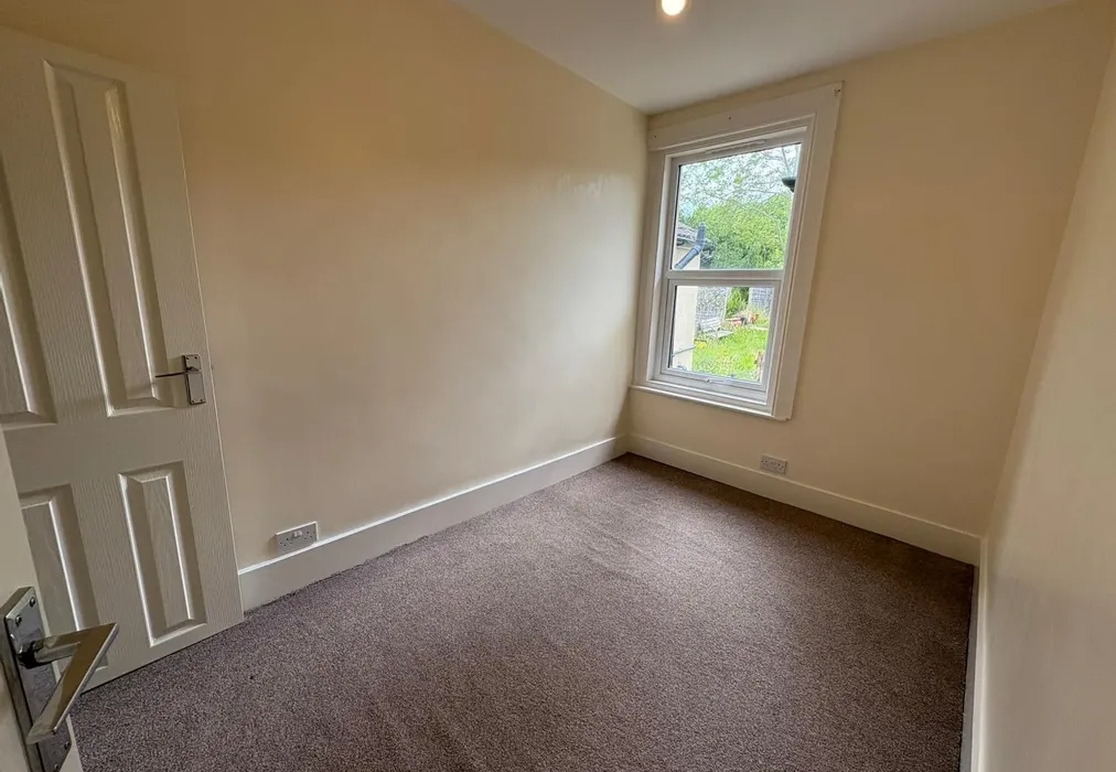 Bedroom 2 - Baltic Road, Tonbridge, Kent - Wards of Kent