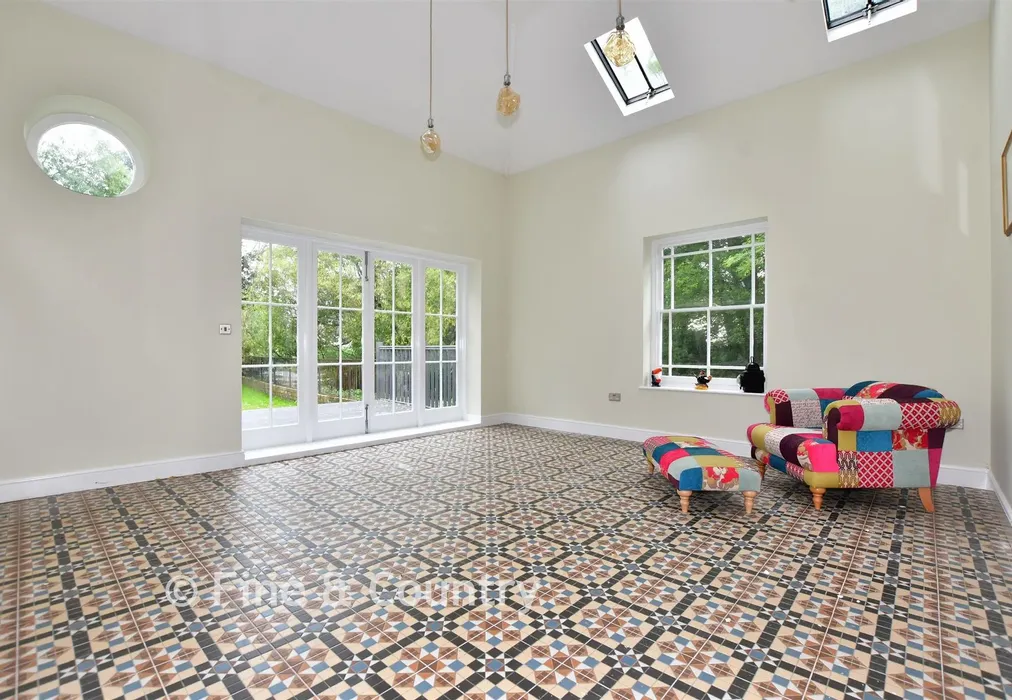 Garden Room - London Road, Dover, Kent - Wards of Kent