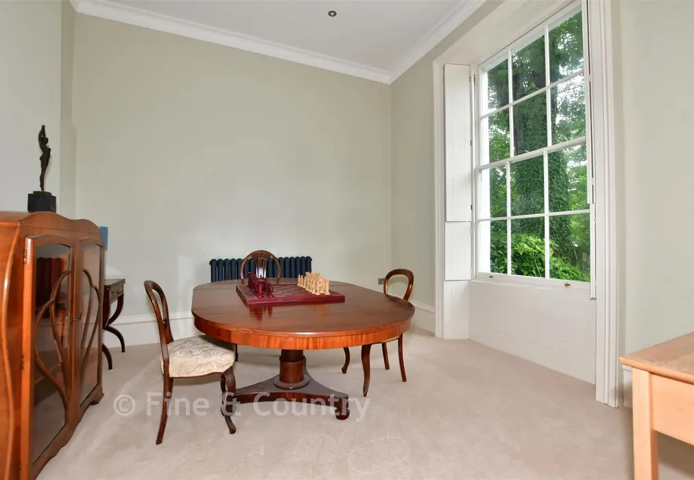 Snug - London Road, Dover, Kent - Wards of Kent