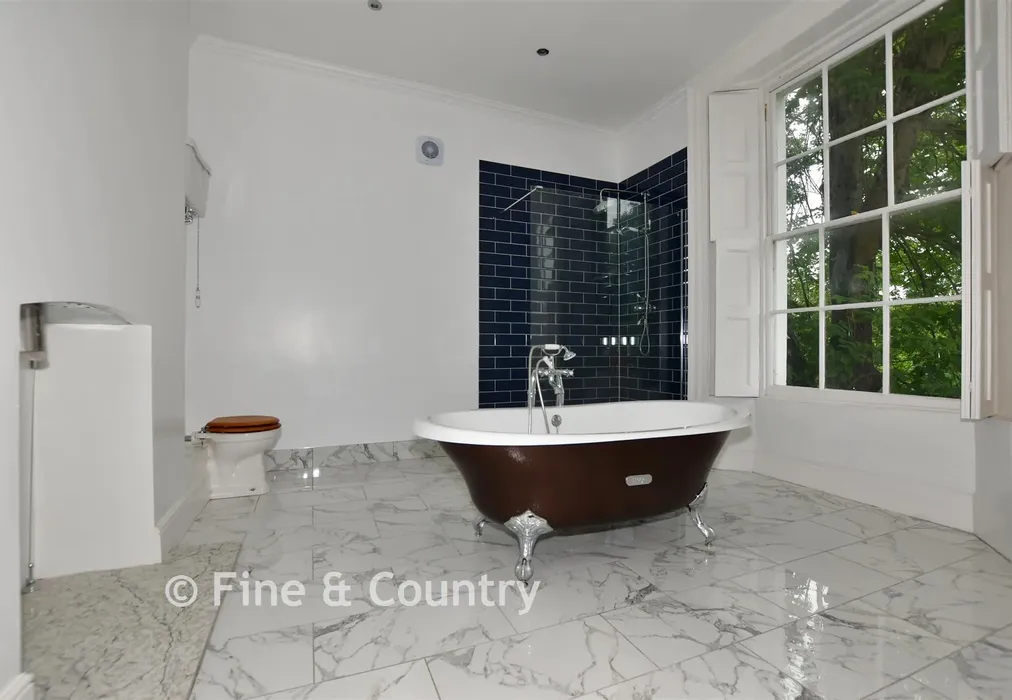 Bath/Shower Room - London Road, Dover, Kent - Wards of Kent