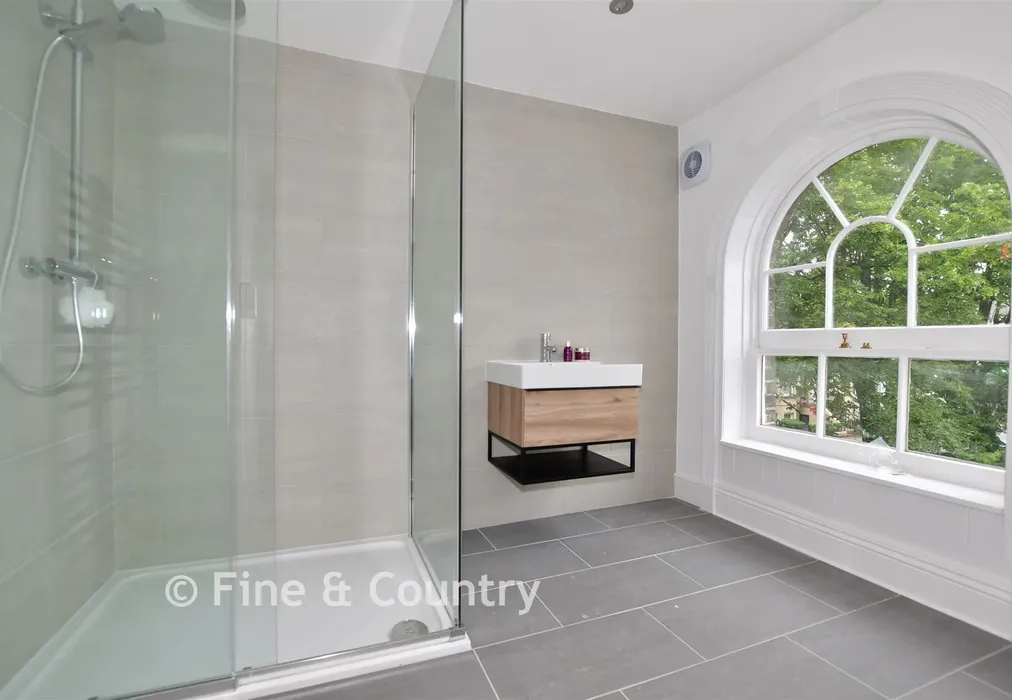 En-Suite Shower Room - London Road, Dover, Kent - Wards of Kent