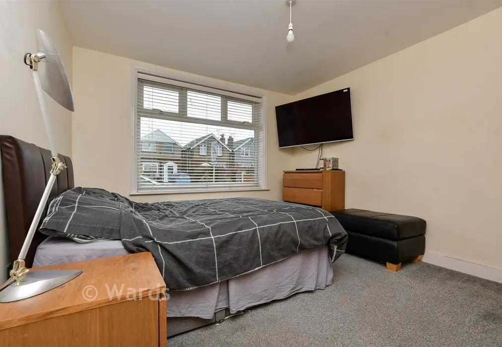 Bedroom 1 - Park Avenue, Birchington, Kent - Wards of Kent