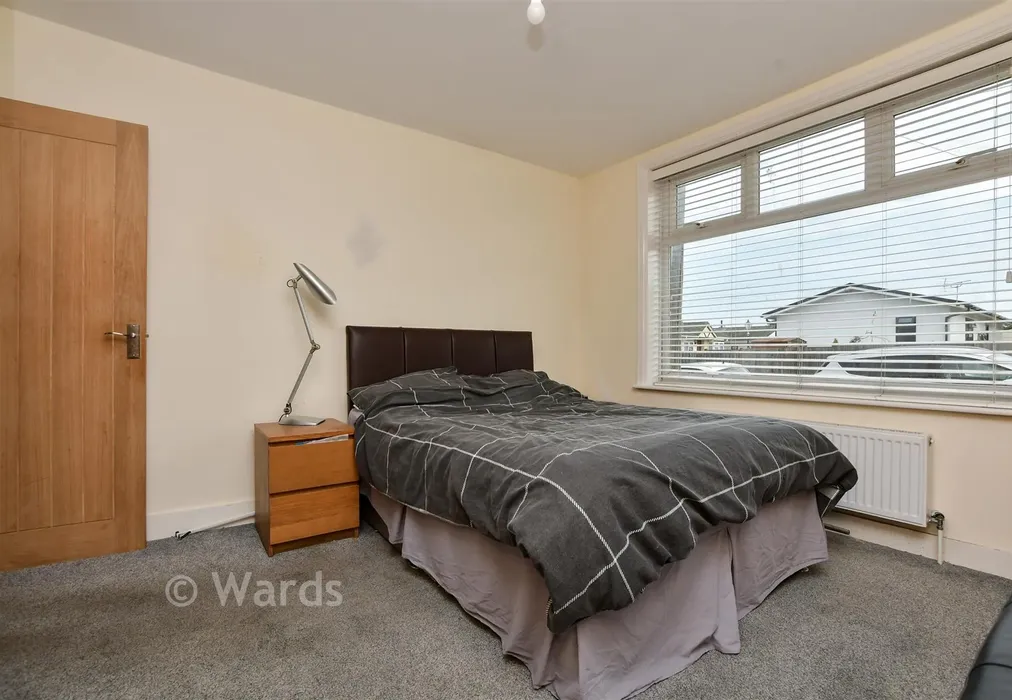 Bedroom 1 - Park Avenue, Birchington, Kent - Wards of Kent
