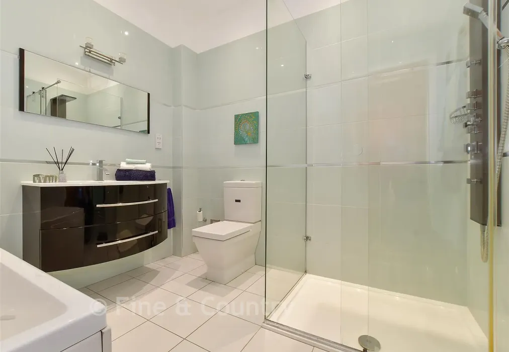 Bathroom*** - Steephill Court Road, Ventnor, Isle of Wight - Wards of Kent