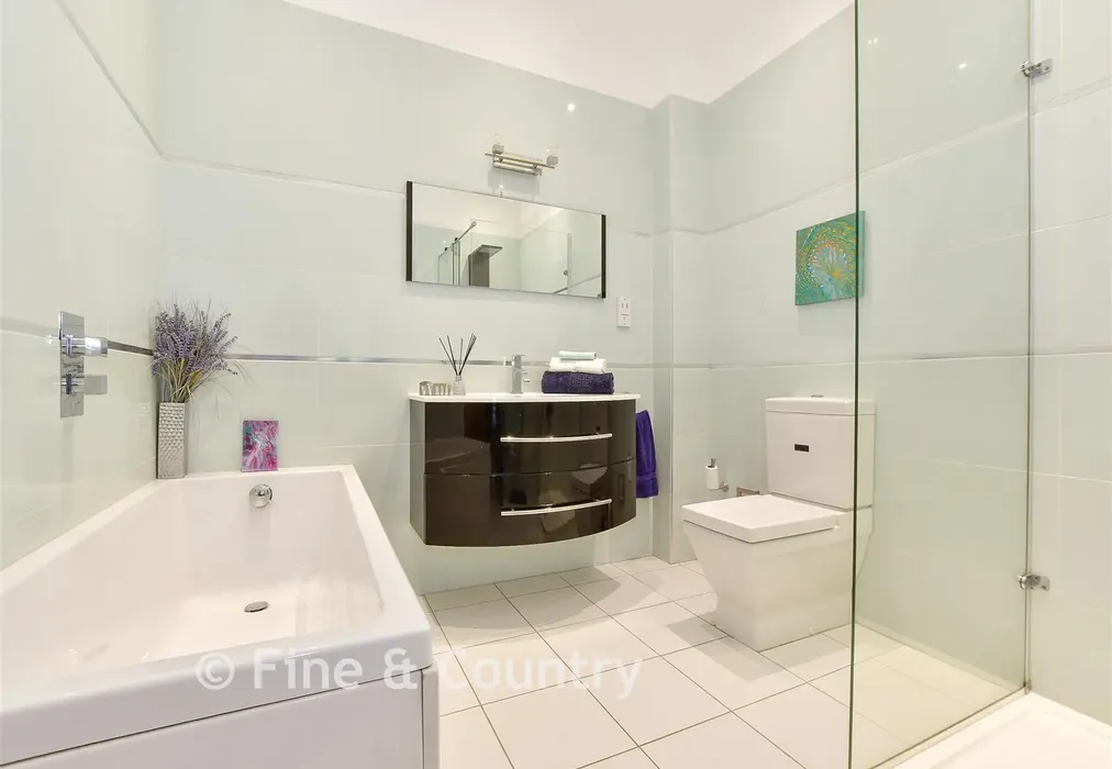 Bathroom*** - Steephill Court Road, Ventnor, Isle of Wight - Wards of Kent