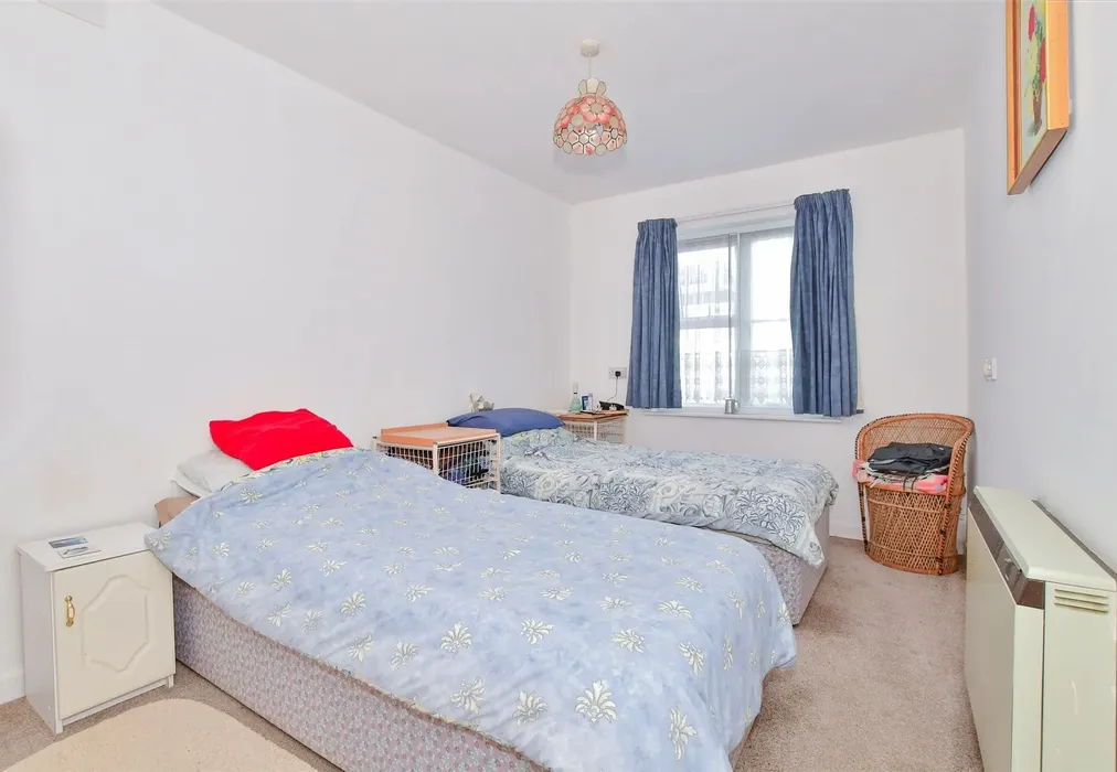 Bedroom 1 - Queen Street, Deal, Kent - Wards of Kent