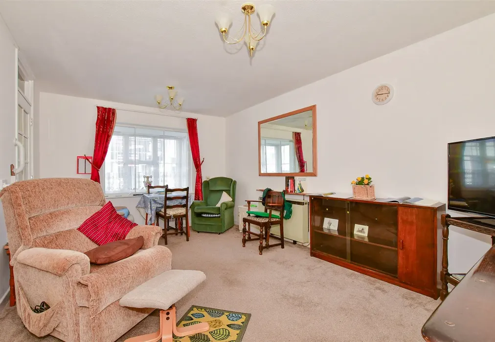 Lounge - Queen Street, Deal, Kent - Wards of Kent