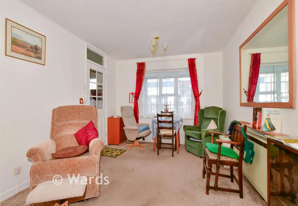 Lounge - Queen Street, Deal, Kent - Wards of Kent