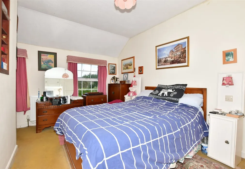 Bedroom 1 - Mill Lane, Northbourne, Deal, Kent - Wards of Kent
