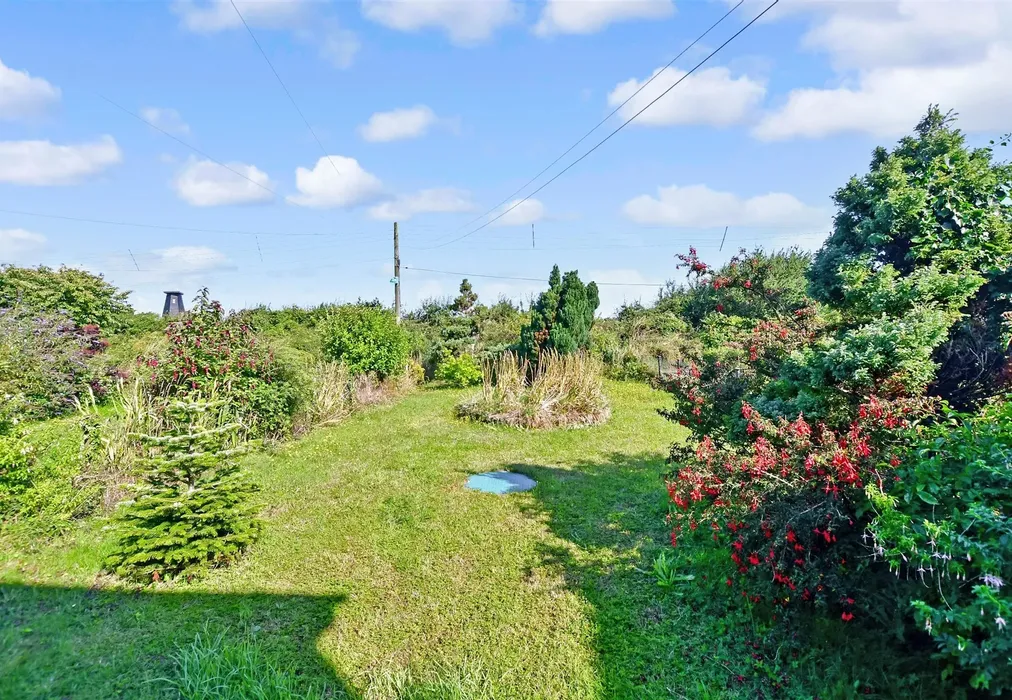 Front Garden - Mill Lane, Northbourne, Deal, Kent - Wards of Kent