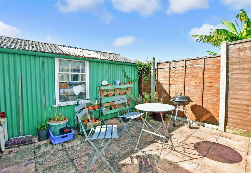 Patio / Decking - Mill Lane, Northbourne, Deal, Kent - Wards of Kent