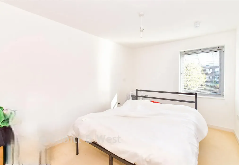Bedroom - Admiralty Road, Portsmouth, Hampshire - Wards of Kent