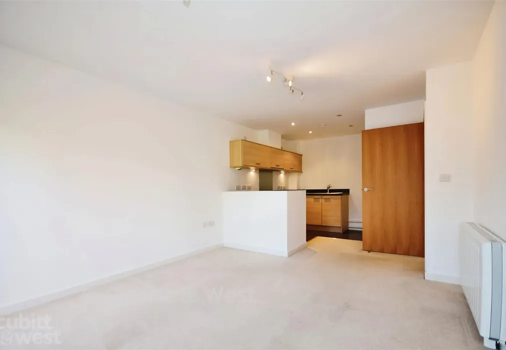 Lounge/Kitchen - Admiralty Road, Portsmouth, Hampshire - Wards of Kent