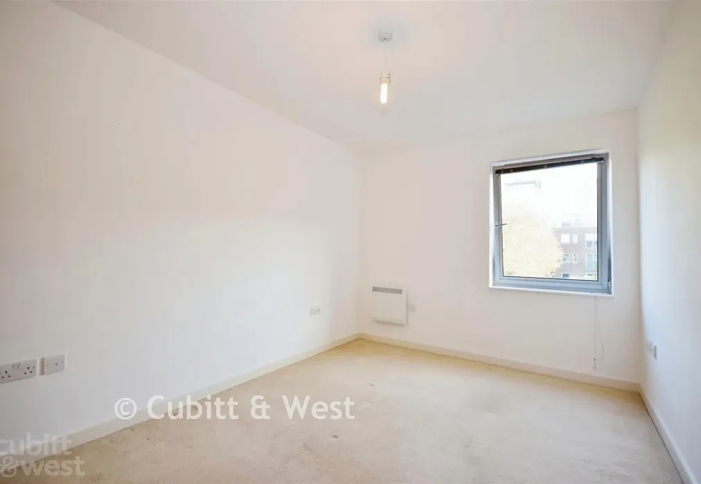 Bedroom - Admiralty Road, Portsmouth, Hampshire - Wards of Kent