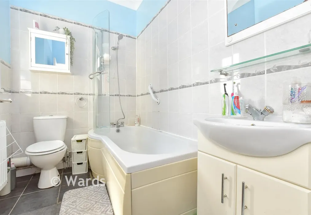 Bathroom - High Street, Hythe, Kent - Wards of Kent
