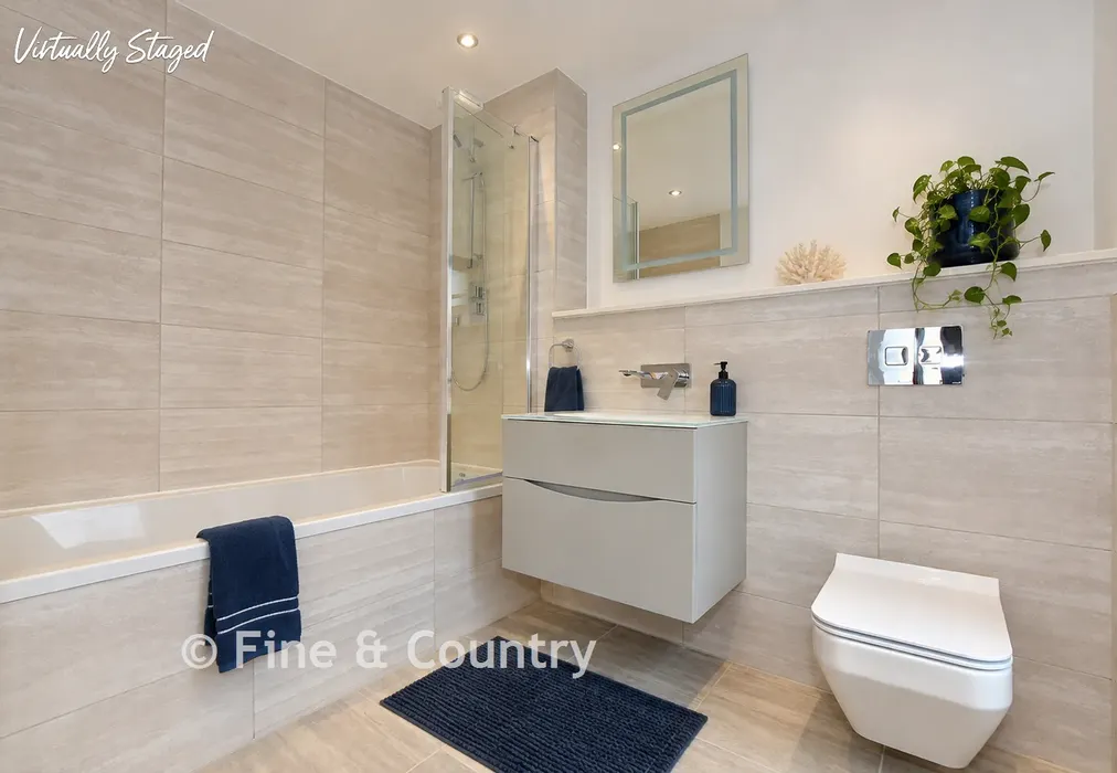 Bathroom - Ocean View, Fitzroy Avenue, Broadstairs, Kent - Wards of Kent