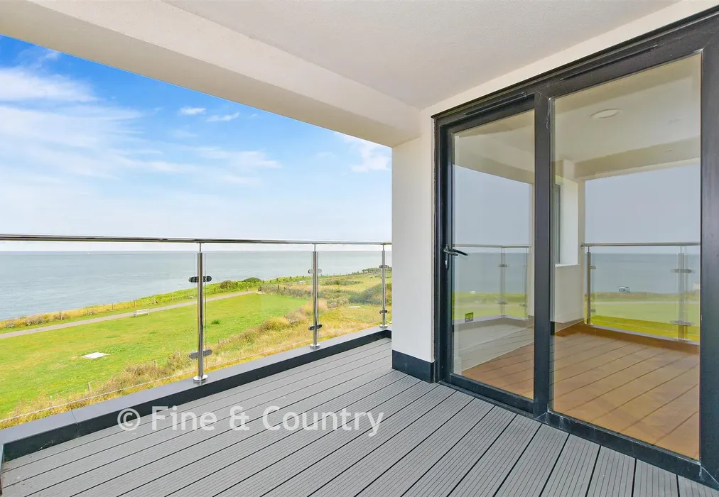 Balcony / Terrace - Ocean View, Fitzroy Avenue, Broadstairs, Kent - Wards of Kent