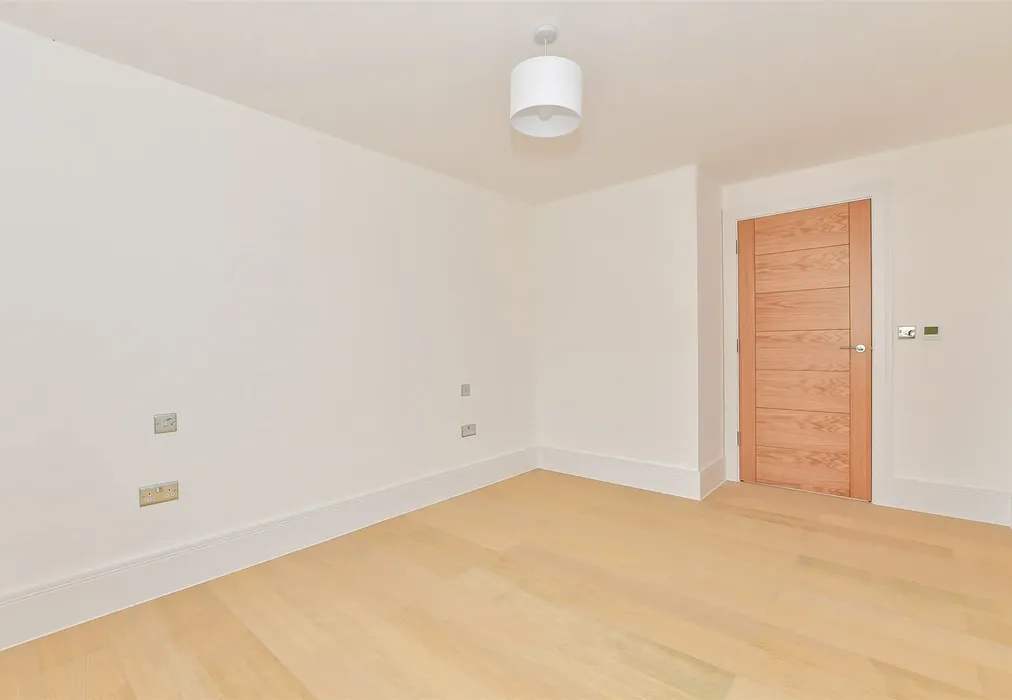 Bedroom 2 - Ocean View, Fitzroy Avenue, Broadstairs, Kent - Wards of Kent