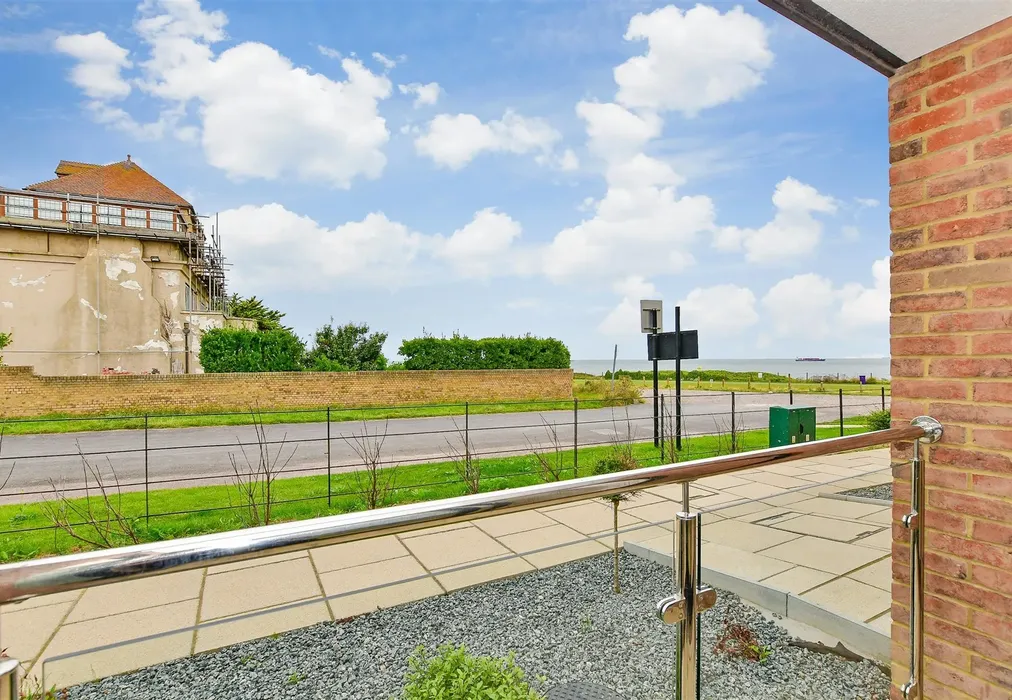Balcony / Terrace - Ocean View, Fitzroy Avenue, Broadstairs, Kent - Wards of Kent