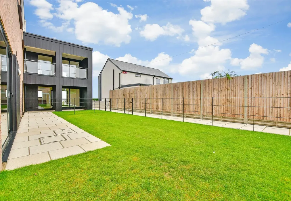 Rear Garden - Ocean View, Fitzroy Avenue, Broadstairs, Kent - Wards of Kent