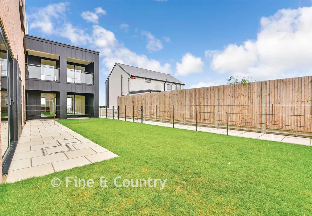 Rear Garden - Ocean View, Fitzroy Avenue, Broadstairs, Kent - Wards of Kent