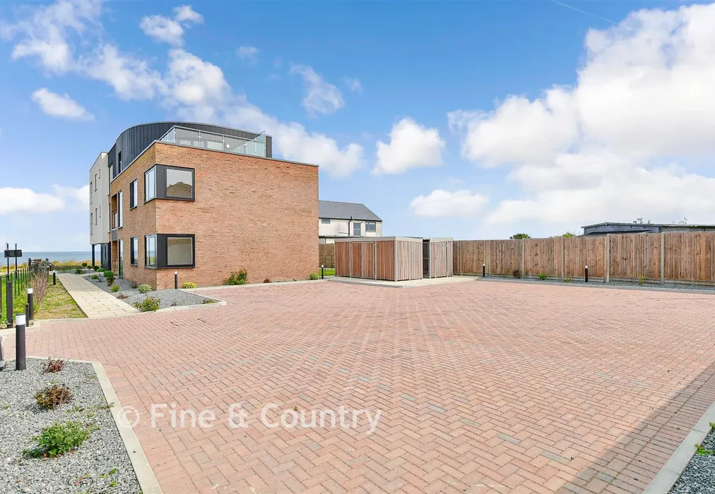 Driveway/Parking - Ocean View, Fitzroy Avenue, Broadstairs, Kent - Wards of Kent