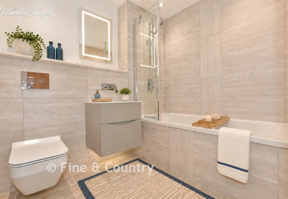Bathroom - Ocean View, Fitzroy Avenue, Broadstairs, Kent - Wards of Kent