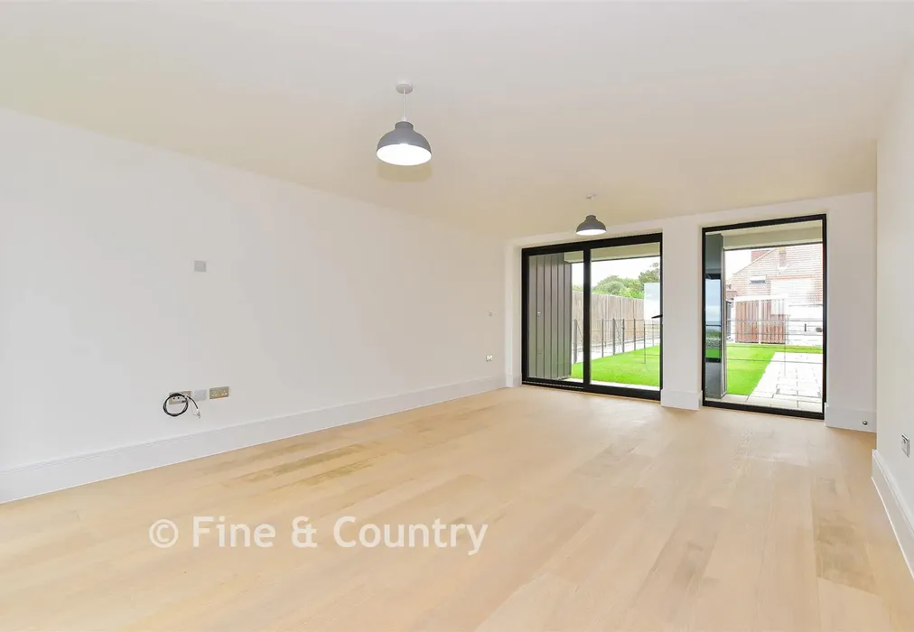 Lounge/Diner/ Kitchen - Ocean View, Fitzroy Avenue, Broadstairs, Kent - Wards of Kent