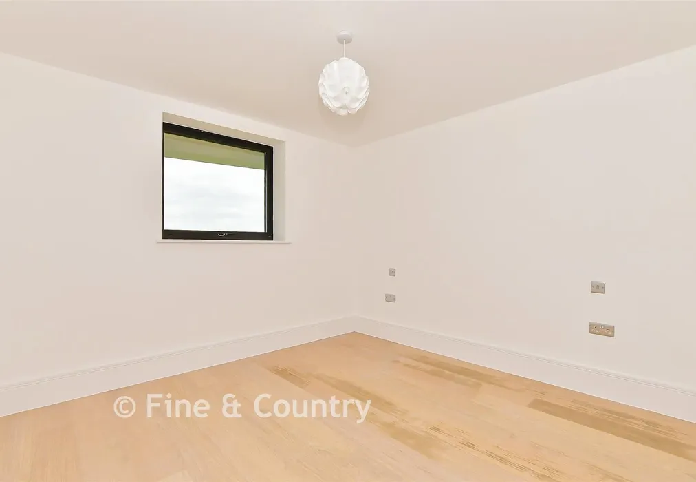 Bedroom 2 - Ocean View, Fitzroy Avenue, Broadstairs, Kent - Wards of Kent