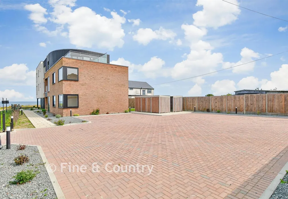 Driveway/Parking - Ocean View, Fitzroy Avenue, Broadstairs, Kent - Wards of Kent