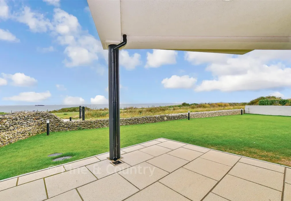 Patio / Decking - Ocean View, Fitzroy Avenue, Broadstairs, Kent - Wards of Kent
