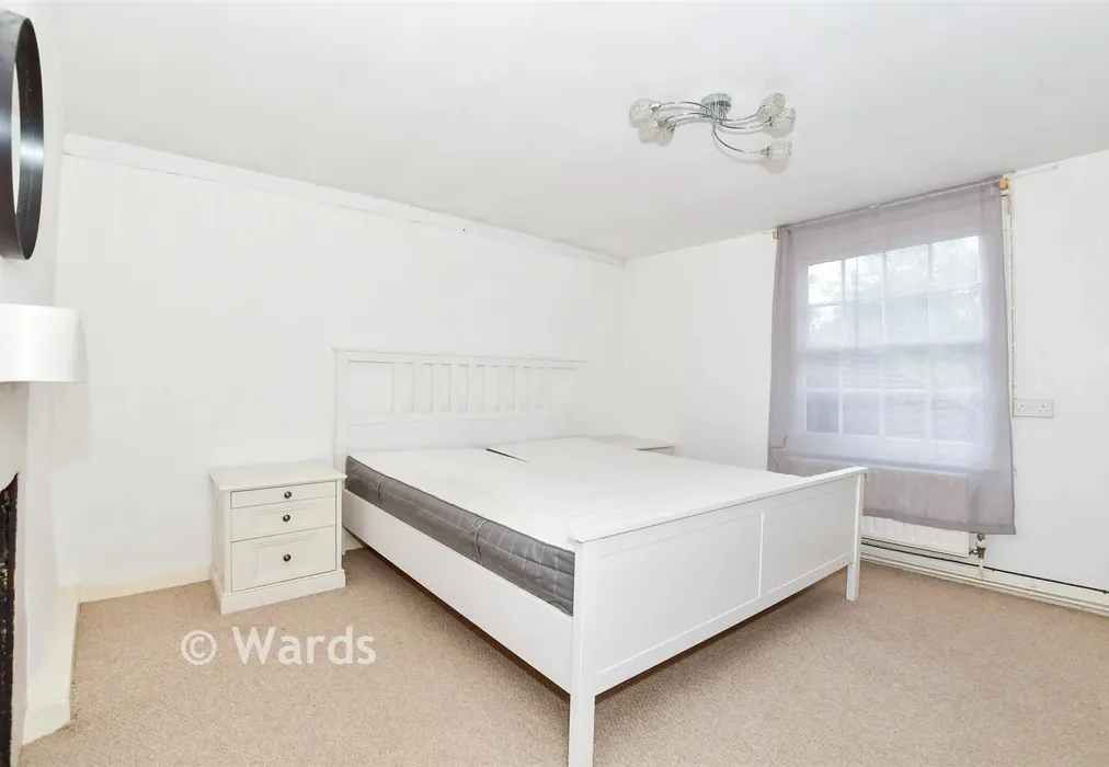 Bedroom 1 - High Street, Staplehurst, Tonbridge, Kent - Wards of Kent