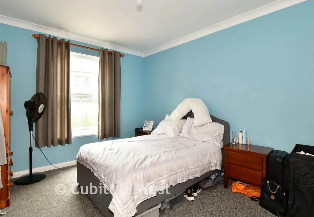 Bedroom 1 - Tarrant Wharf, Arundel, West Sussex - Wards of Kent