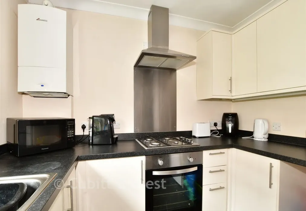 Kitchen - Tarrant Wharf, Arundel, West Sussex - Wards of Kent