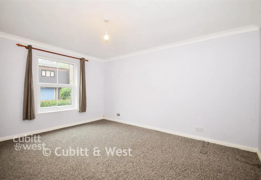 Bedroom 1 - Tarrant Wharf, Arundel, West Sussex - Wards of Kent