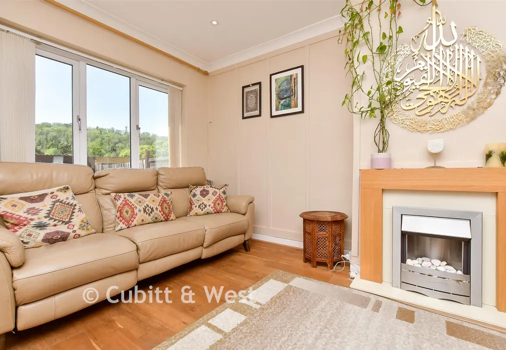 Lounge - Godstone Road, Kenley, Surrey - Wards of Kent