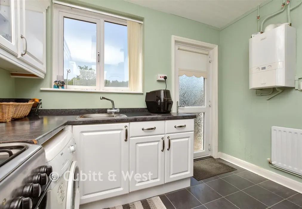 Kitchen - Godstone Road, Kenley, Surrey - Wards of Kent