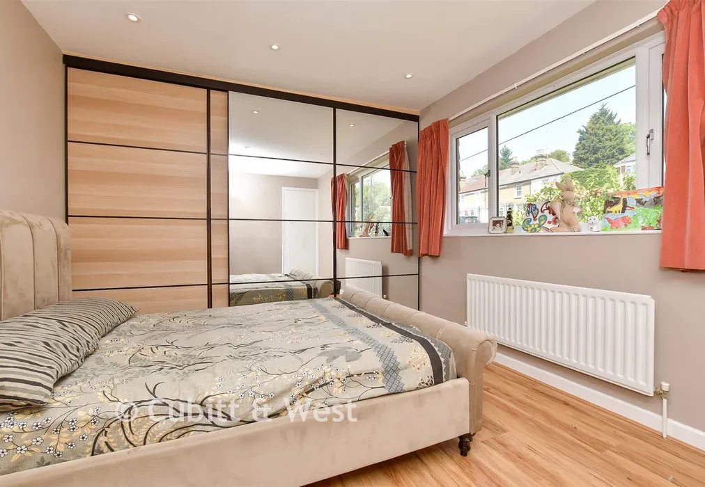 Bedroom 1 - Godstone Road, Kenley, Surrey - Wards of Kent
